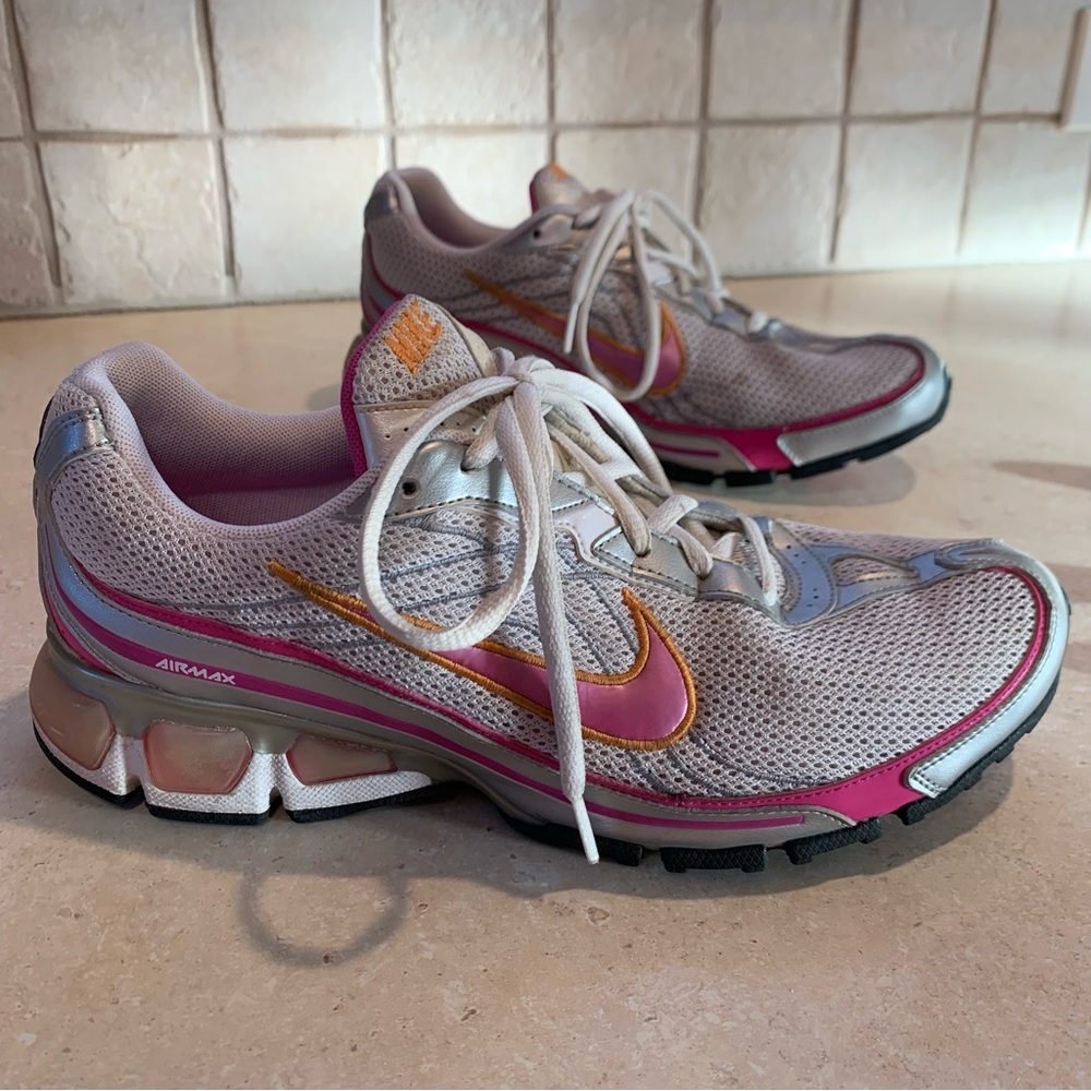 Nike vintage athletic shoes size 9.5